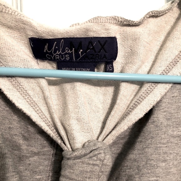 Cute Miley Cyrus Workout /Cardigan/Sleeveless - Picture 6 of 6